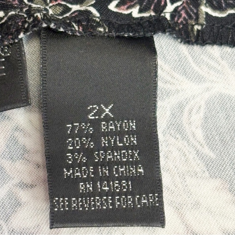 Preswick & Moore Black Multi Floral Stretch Pull-On Slim Ankle Pants 2X - Picture 5 of 16
